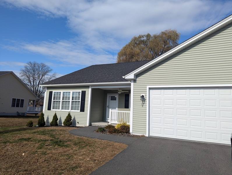 13 Snowberry Circle #A, Deerfield, MA 01373