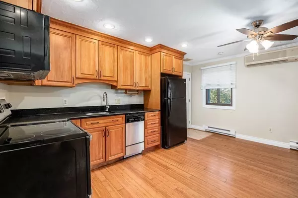 Gloucester, MA 01930,16 Cleveland Place #5