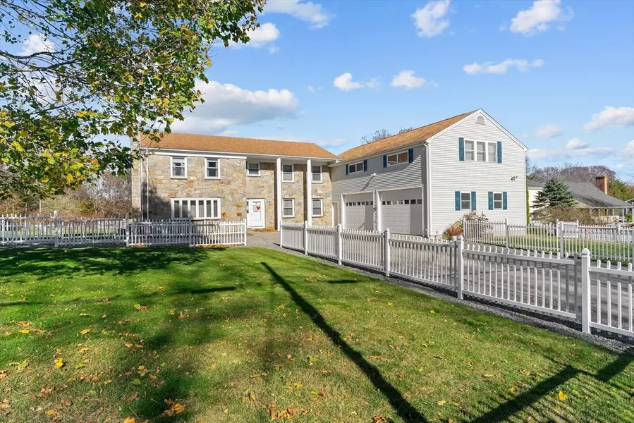 763 Wood St, Swansea, MA 02777