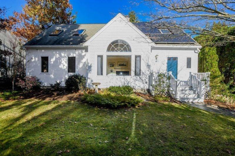 9 Cove Street, Marion, MA 02738