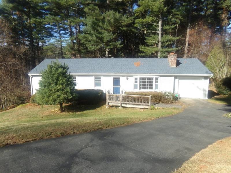 27 Cricket Drive, Sturbridge, MA 01566