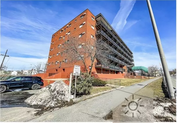 Revere, MA 02151,585 Revere Beach Pkwy #302