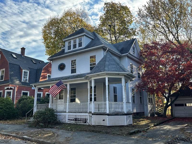 8 Hobson Ave, Worcester, MA 01603