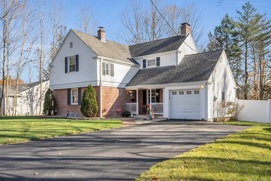 56 Dyer St, Gardner, MA 01440