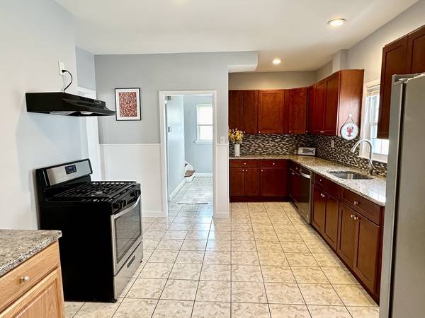 118 Summer St #2, Medford, MA 02155