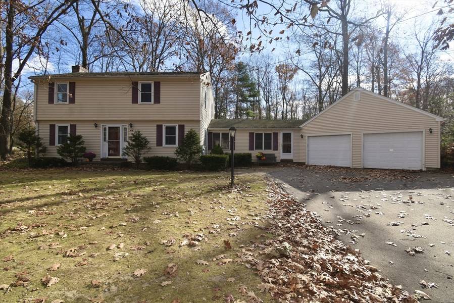 65 Laurel Rd, Palmer, MA 01095