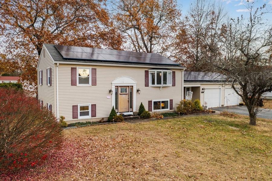 162 Mallard Cir, Agawam, MA 01001