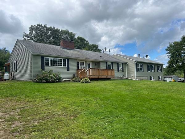 112 Union St, Barre, MA 01005