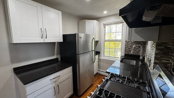 29 Humphreys #2F, Boston, MA 02125