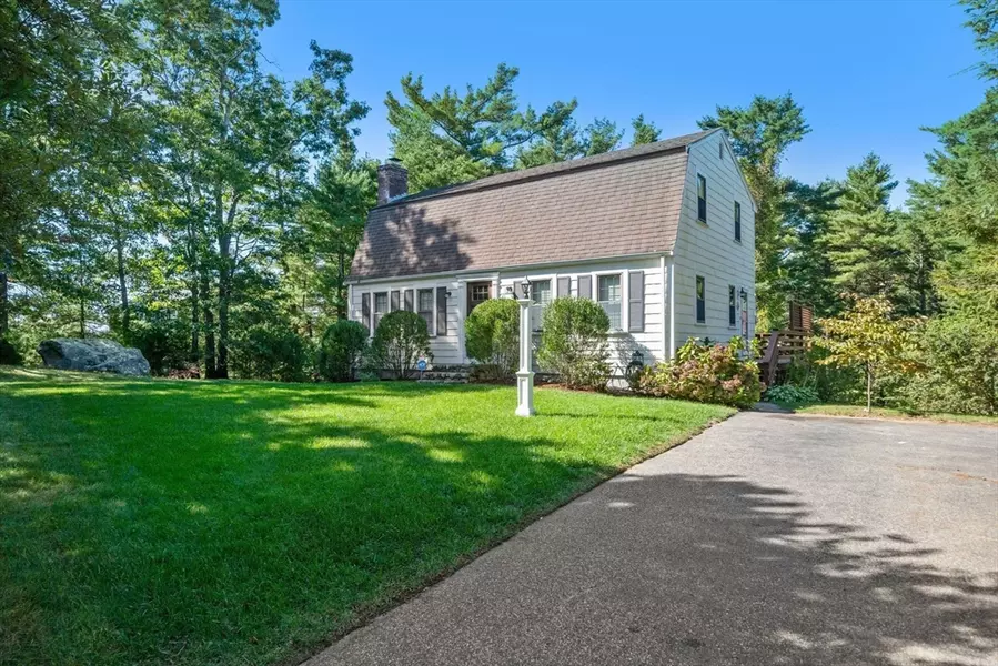 53 Lantern Ln, Plymouth, MA 02360