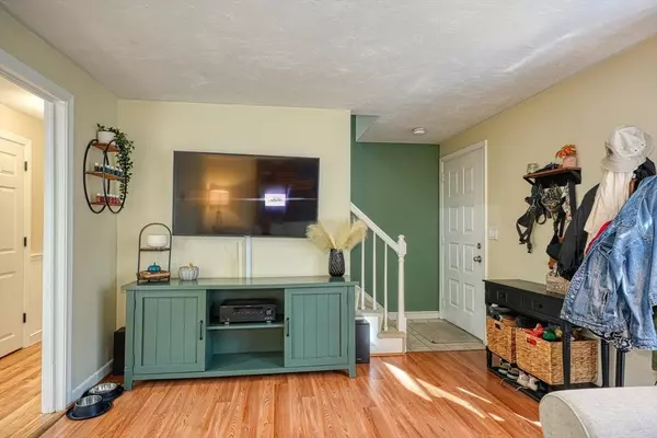 Wrentham, MA 02093,170 Cowell #170
