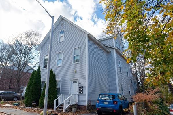 15 Wachusett St, Worcester, MA 01609