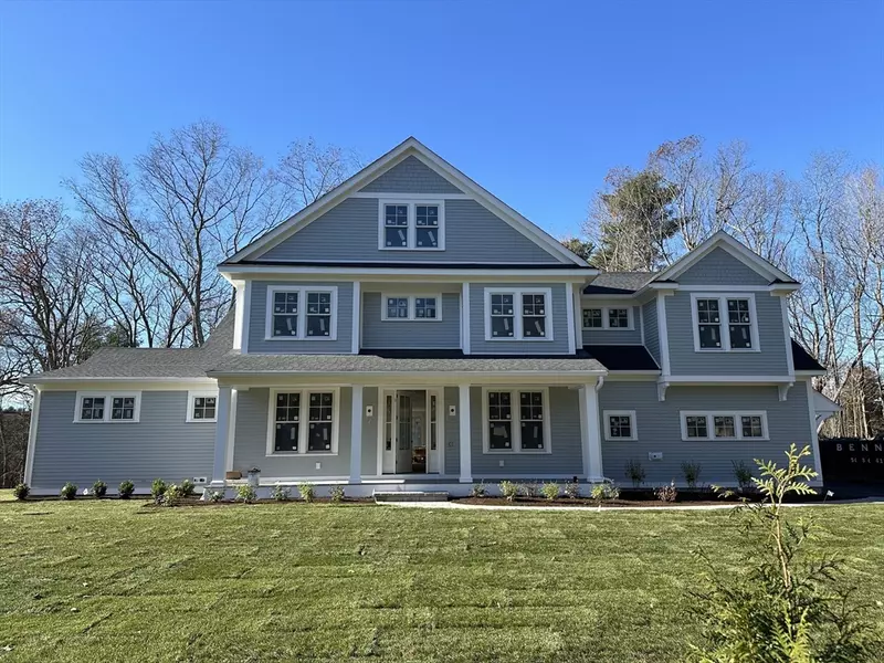 3 Spring Ln, Dover, MA 02030