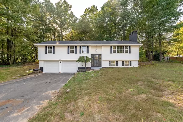 18 Glenwood Dr, Westfield, MA 01085