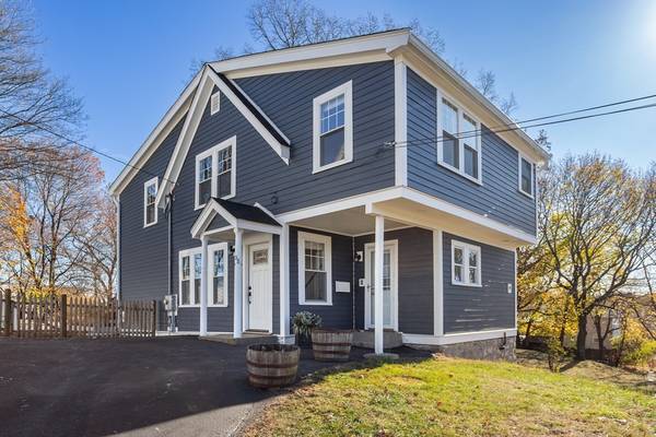 28 Robinwood Rd, Dedham, MA 02026