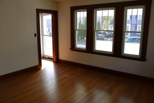 Gloucester, MA 01930,14 Abbott Rd