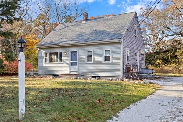 17 Chopteague Ln, Barnstable, MA 02648