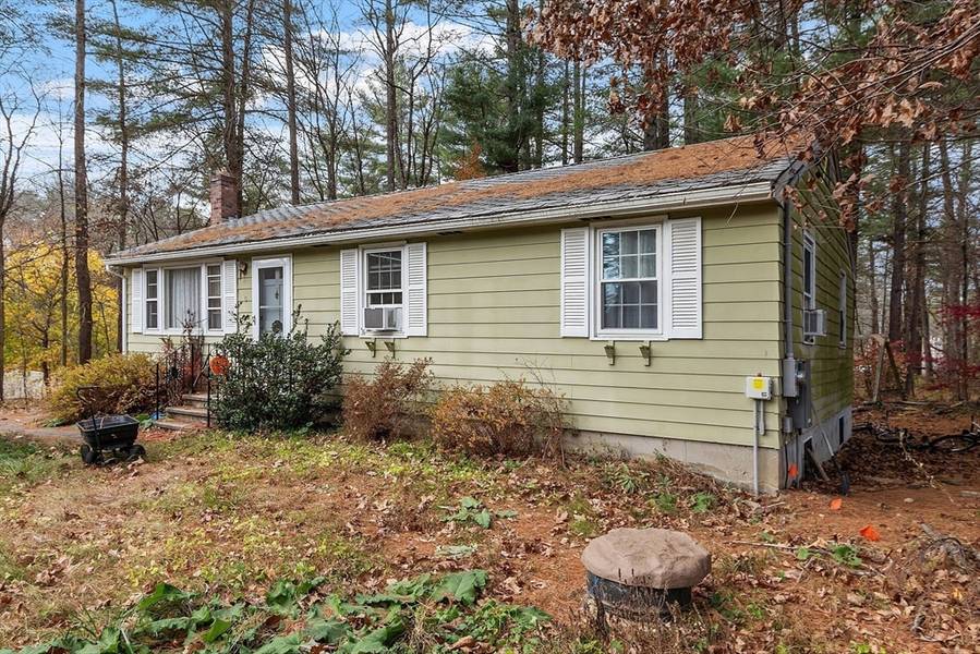 10 Simonne Ln, Pepperell, MA 01463