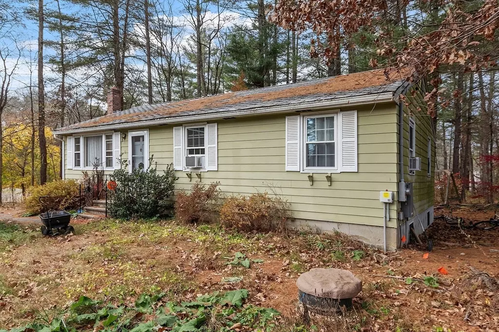 Pepperell, MA 01463,10 Simonne Ln