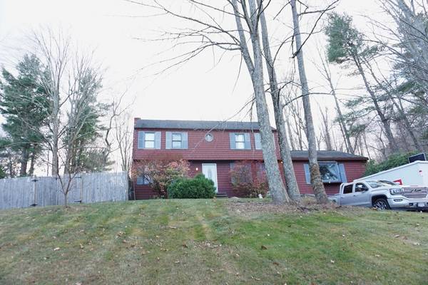 9 Spring St, Tyngsborough, MA 01879