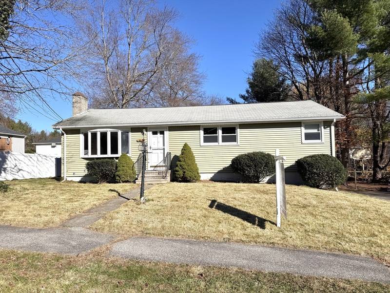 3 Deerfield Rd, Shrewsbury, MA 01545