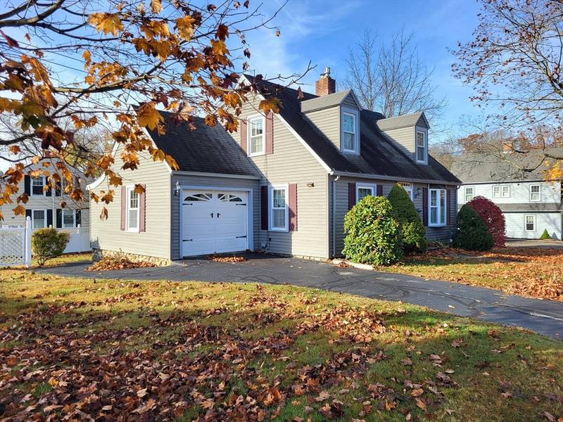 57 Poplar St, Southbridge, MA 01550