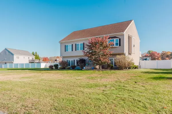 Taunton, MA 02780,73 Blue Grass Cir