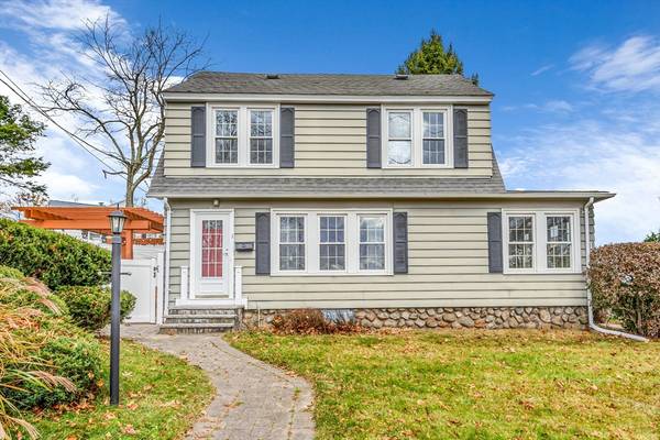 1 Green Hill Avenue, Worcester, MA 01605