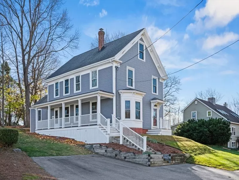 10 Lake Ave, Amesbury, MA 01913