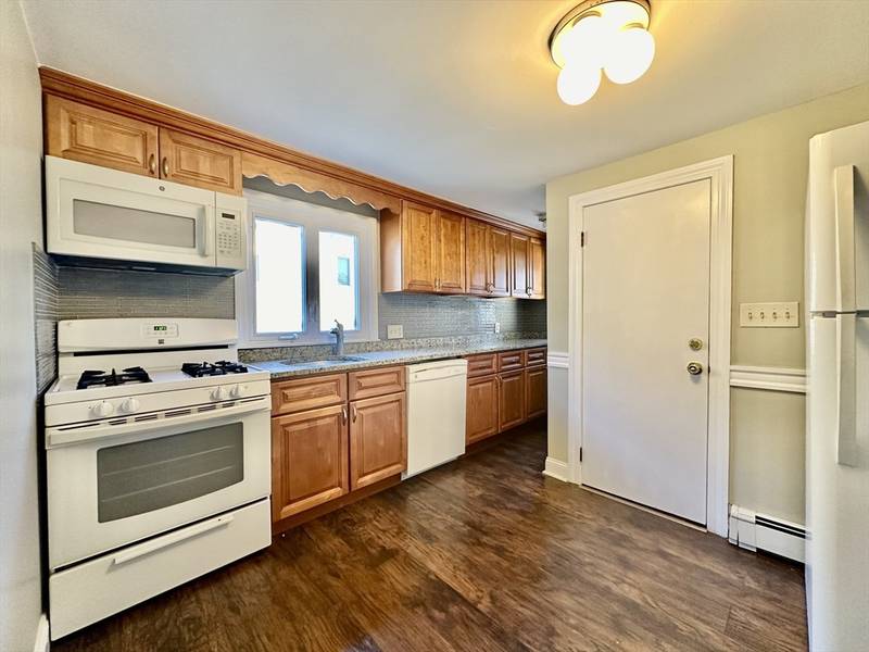 19-21 Elliot Street #19, Newton, MA 02461