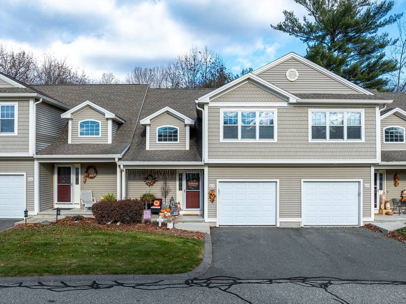 517 Ideal Ln #205, Ludlow, MA 01056