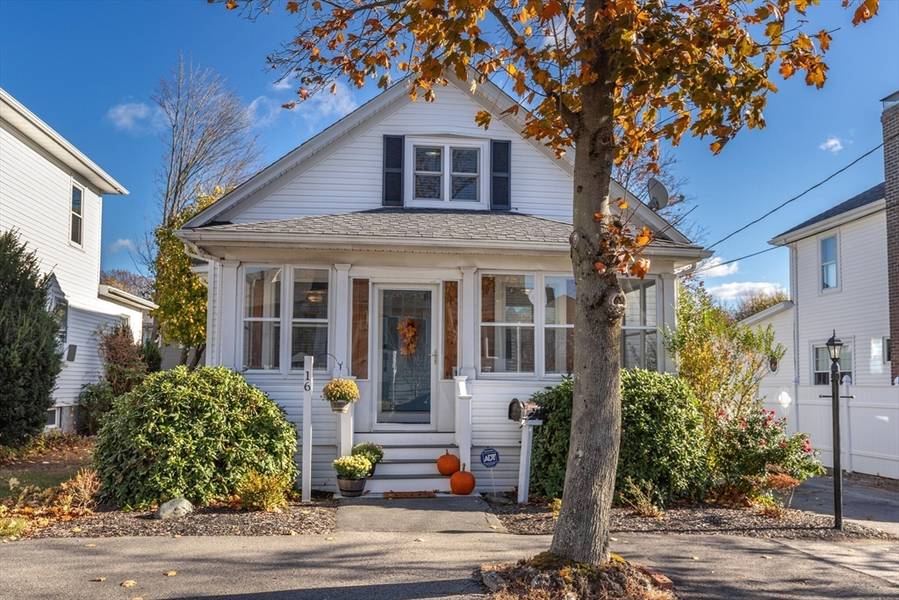 16 White St, Quincy, MA 02169