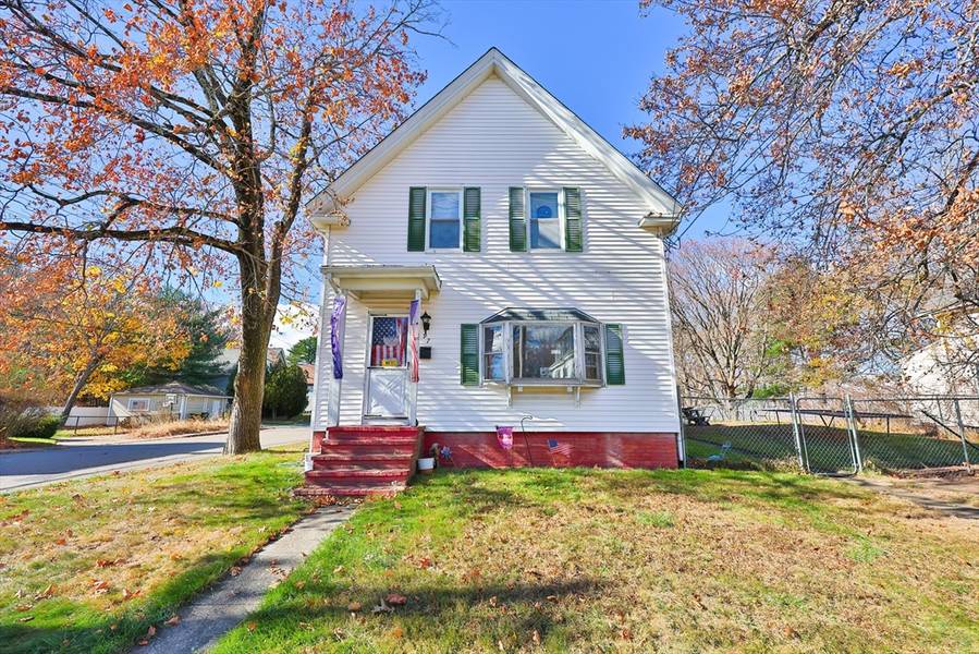 97 Fisher St, Franklin, MA 02038