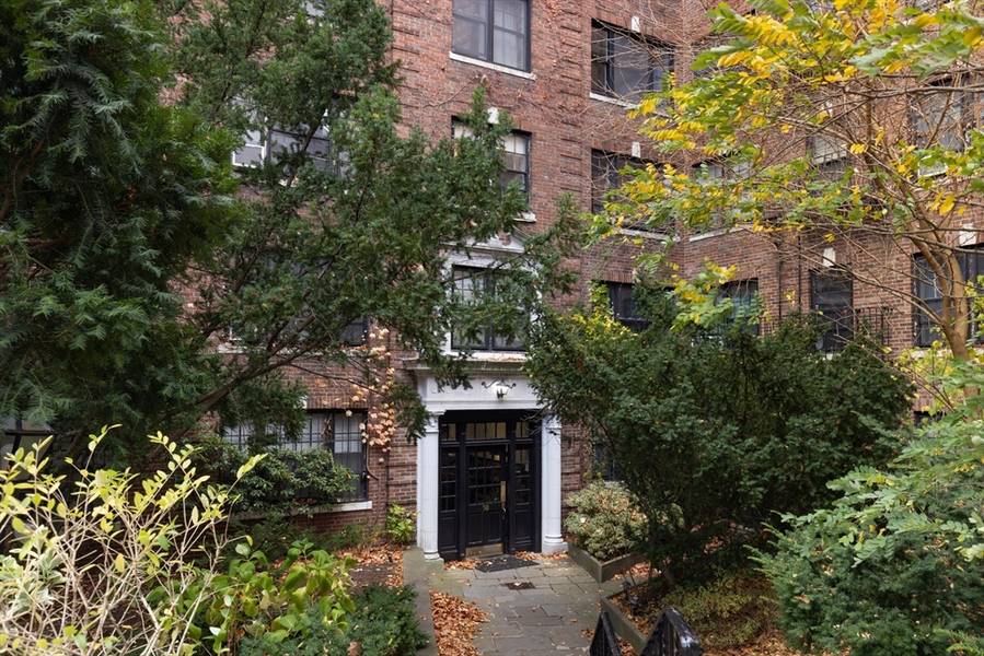 50 Follen St #211, Cambridge, MA 02138