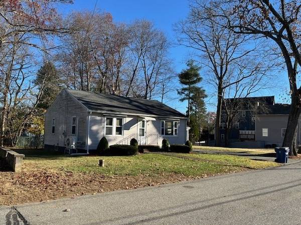 Webster, MA 01570,38 Colonial Road