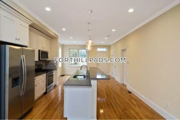 Boston, MA 02119,3 Putnam Place #1