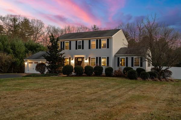 5 Cherry Brook Cir, Sturbridge, MA 01566