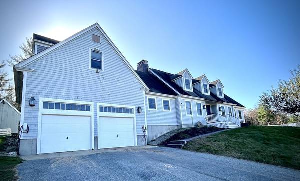 20 Slab Bridge Rd, Freetown, MA 02702