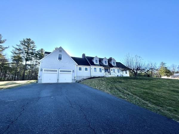 20 Slab Bridge Rd, Freetown, MA 02702