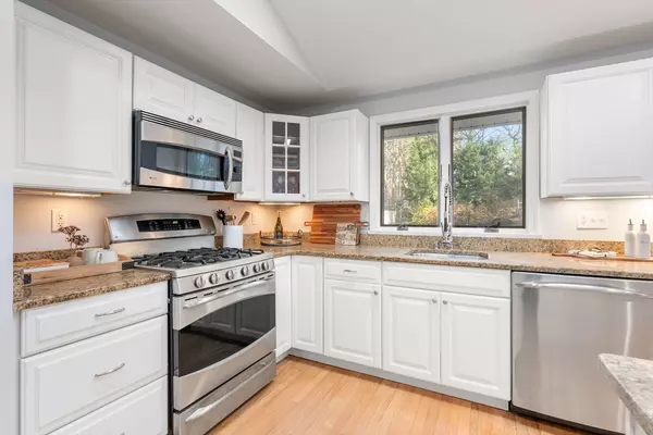 Sudbury, MA 01776,10 Pine St