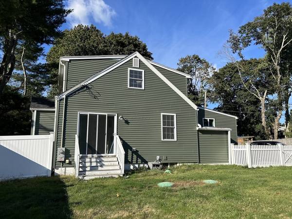 1689 Diamond Hill Rd #1, Cumberland, RI 02864