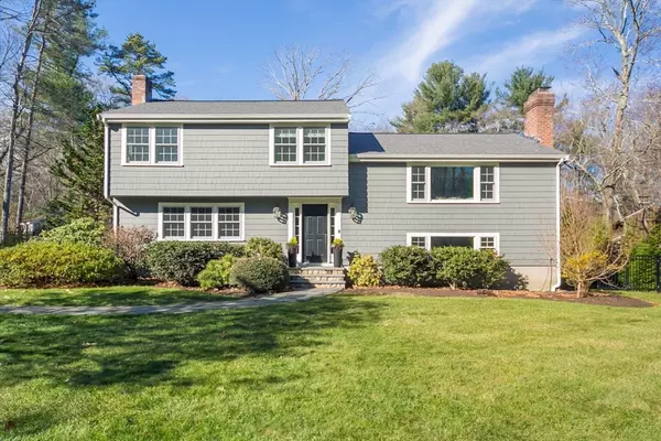 9 Aqueduct Rd, Natick, MA 01760