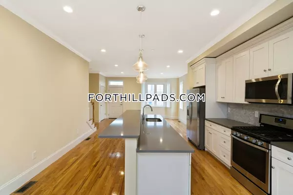 Boston, MA 02119,128 Roxbury St #1