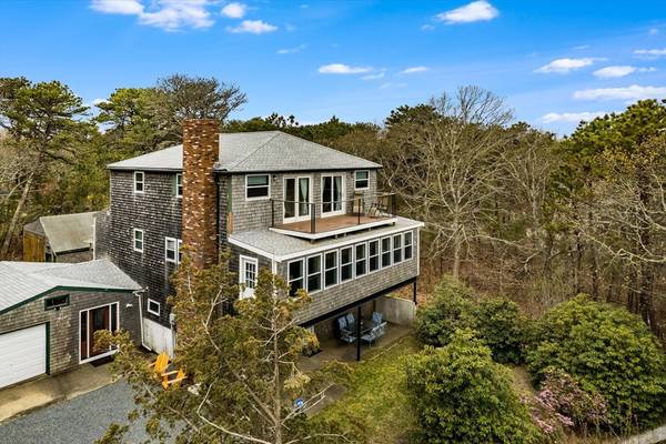 97 3rd St N, Edgartown, MA 02539