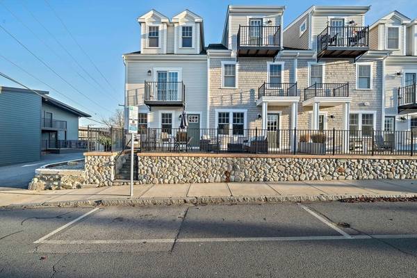 27 Howland Street #2, Plymouth, MA 02360