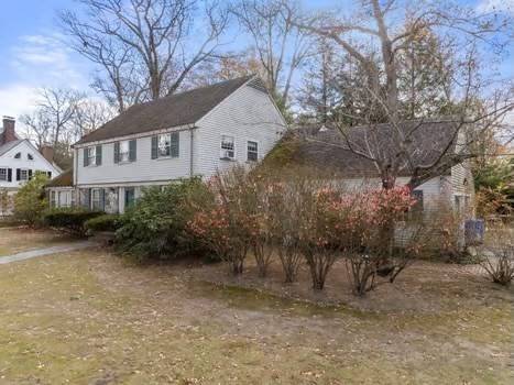 15 Allen Rd, Wellesley, MA 02481