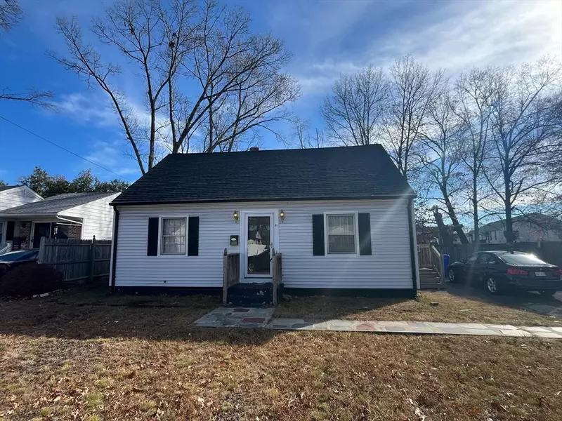 51 E Canton Cir, Springfield, MA 01104