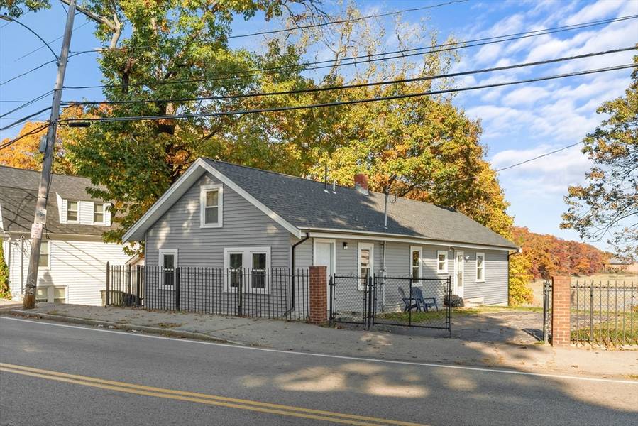 42 Palmer St, Quincy, MA 02169