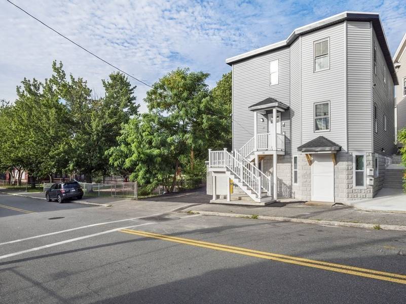 38 Pierpont St #2, Peabody, MA 01960