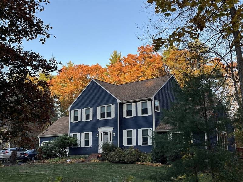 18 Longwood Cir, Mansfield, MA 02048